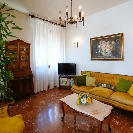 Lucy's House * Λα Σπέτσια