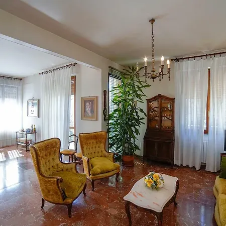 Διαμέρισμα Lucy's House